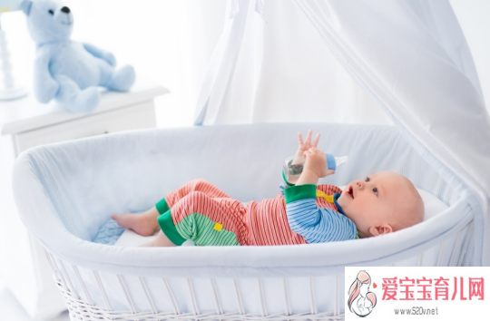 深圳借卵子生子的年龄，宝宝猛长期的症状表现猛长期症状和生病有什么不同